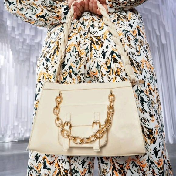 Buckle Decor Shoulder Bag - Picture 3 of 10